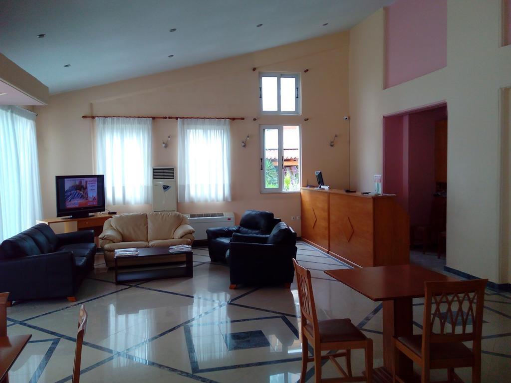 Cybele Guest Accommodation Атина Екстериор снимка