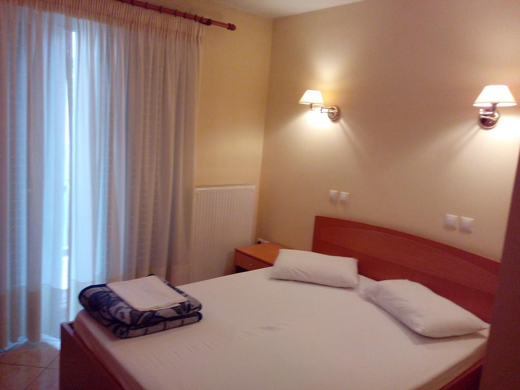 Cybele Guest Accommodation Атина Екстериор снимка